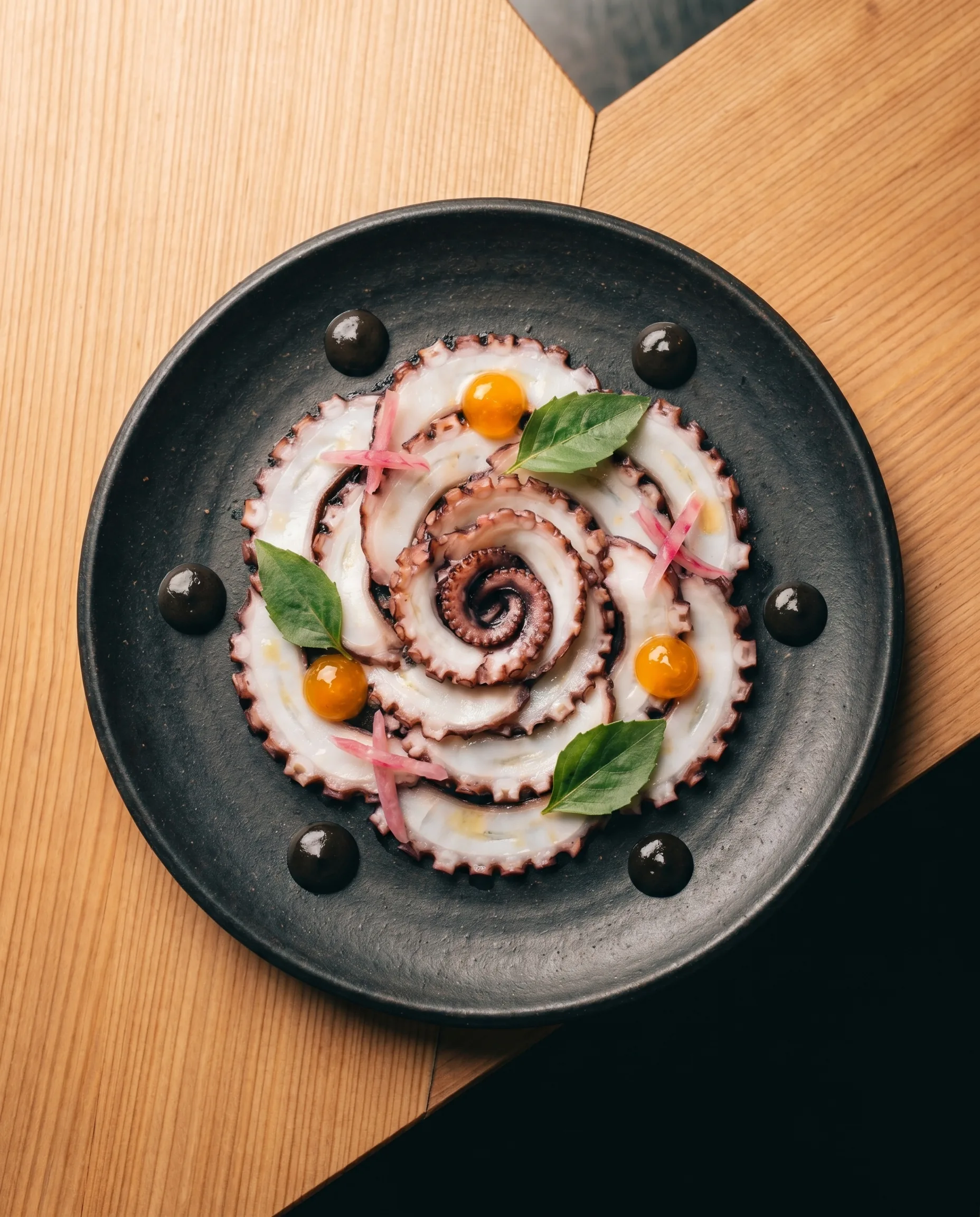 Carpaccio de pulpo al olivo